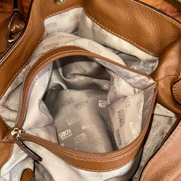 Michael Kors Hamilton E-W Brown Leather Tote Bag - Picture 12 of 13